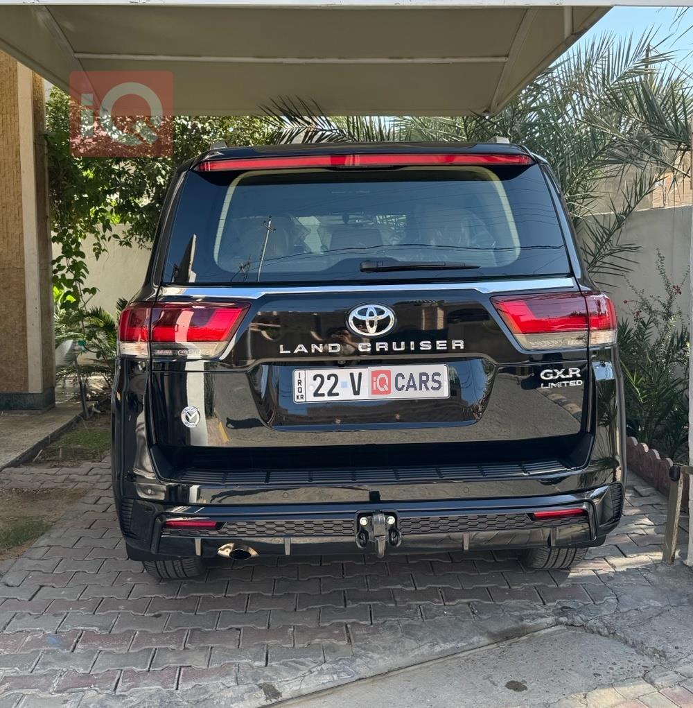 تۆیۆتا لاند کروزەر